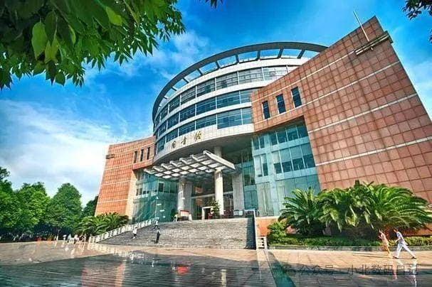 成都信息工程大学简介：就业前景、王牌专业，值得上吗？