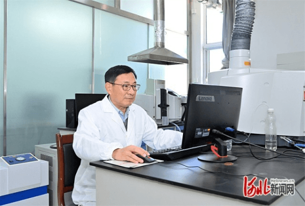 “钢铁”院士 誓攀高峰——记中国工程院院士、华北理工大学校长张福成