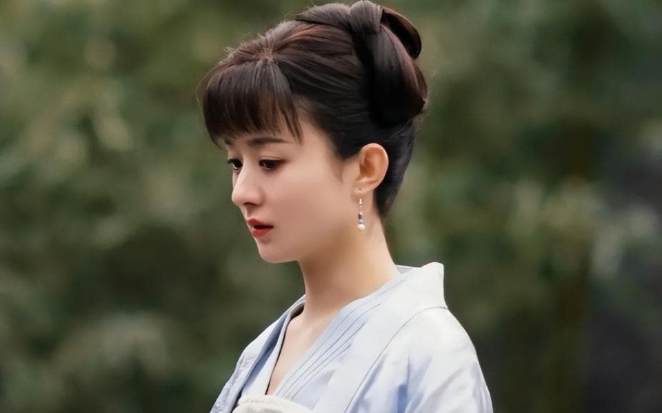 挑战自我突破“天花板”，赵丽颖凭手语电影获好评