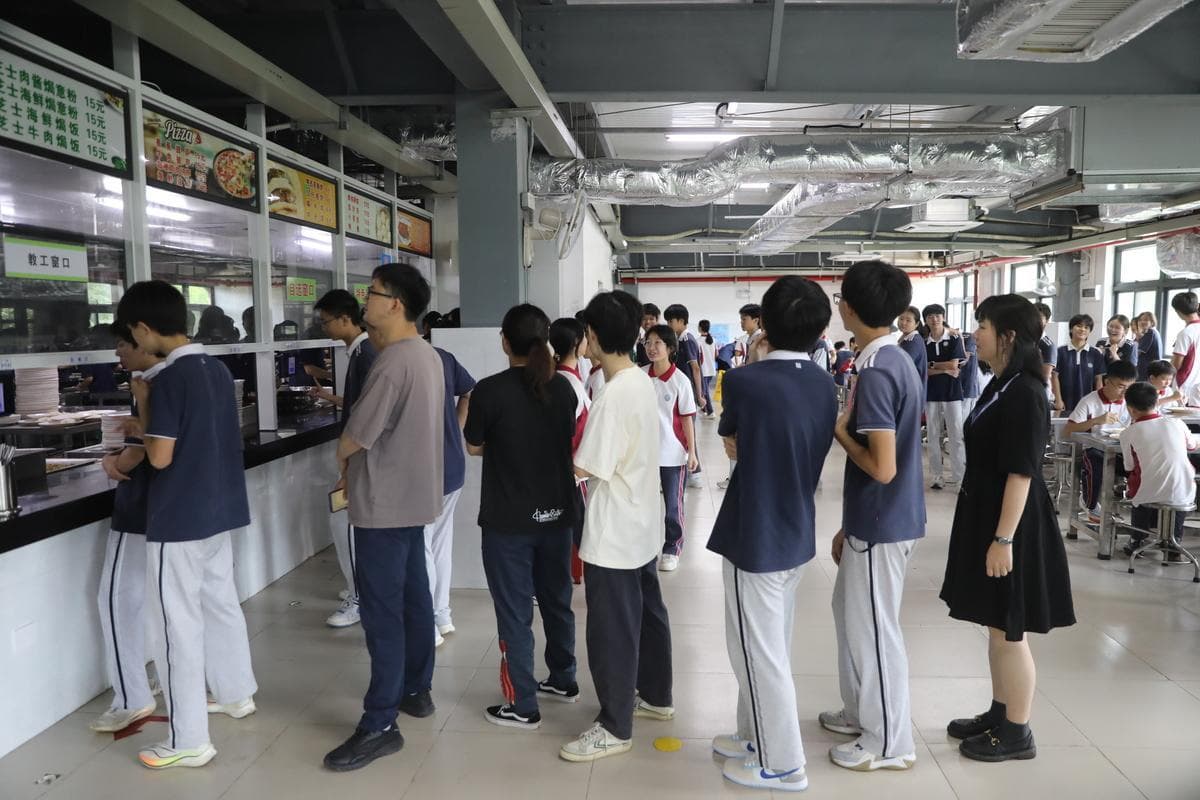 师生同餐，同菜同价！珠海高新区全面取消教职工食堂