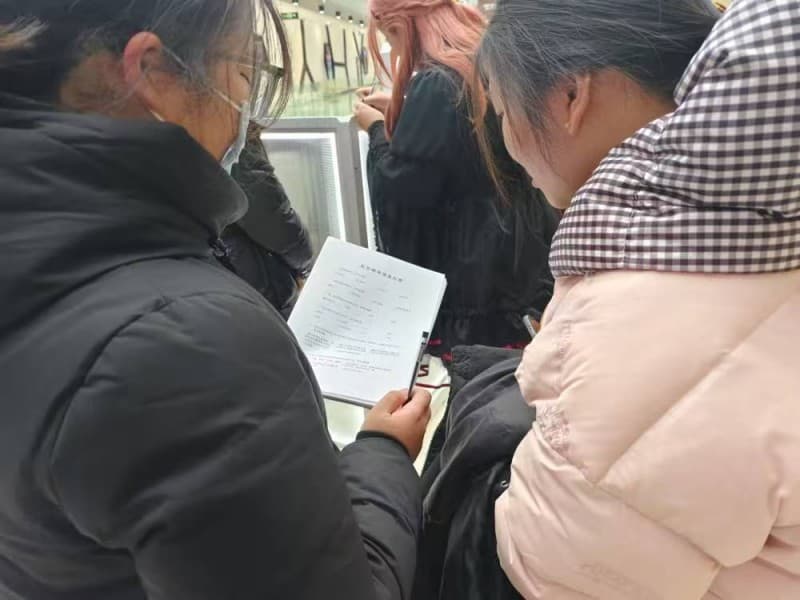 南通大学杏林学院实践团在靖江市开展红色文化问卷调查