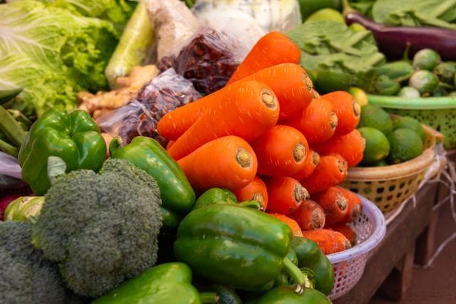 抗炎饮食全攻略：六类食物助你远离慢性炎症