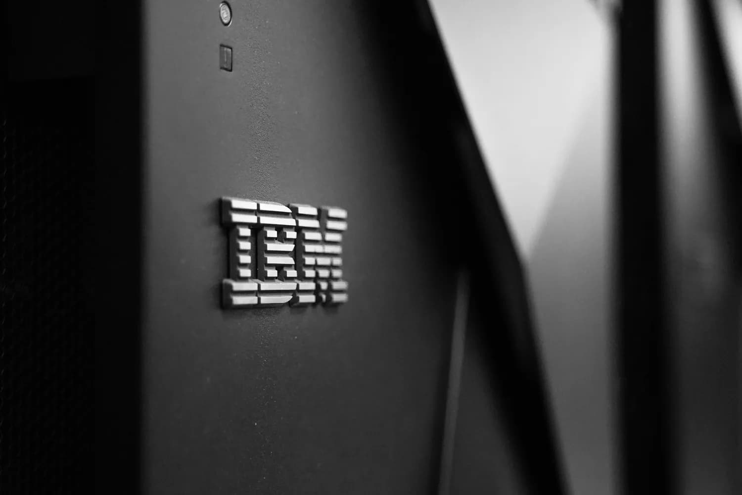 IBM Watson与量化交易：AI技术在大数据处理中的应用典范
