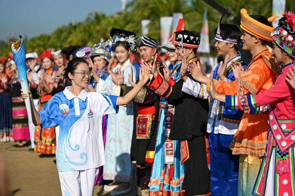 第十二届民族运动会火炬传递今日启动，三亚湾路实施交通管制