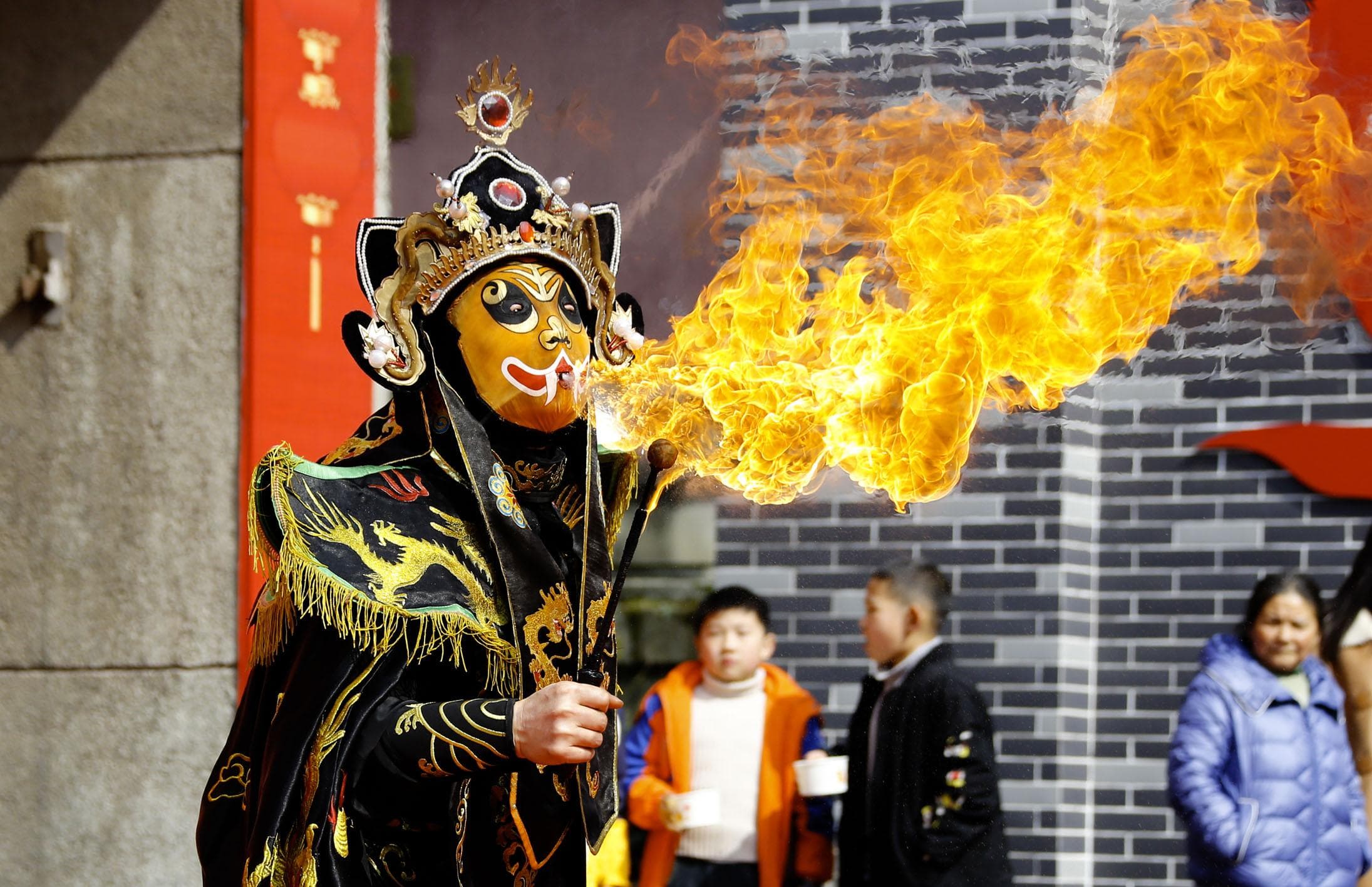 人文炳蔚润天府：成都的历史文化与现代发展