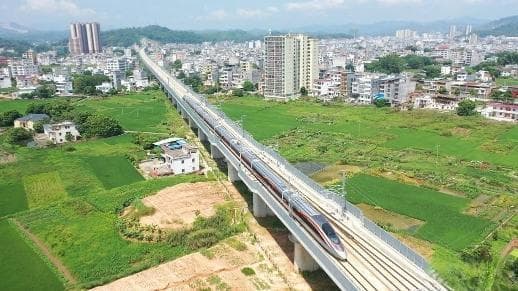 梅龙高铁开通运营，我国铁路营业里程突破16万公里