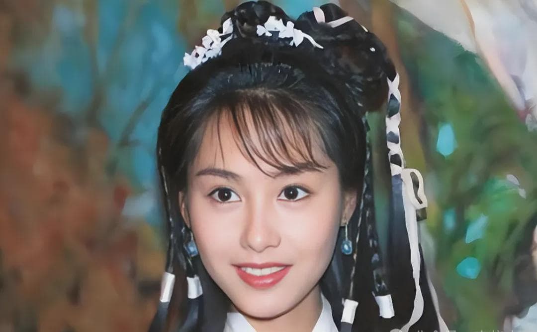 黄蓉不是谁都能演，朱茵、林依晨、李一桐比较起来，差距一目了然