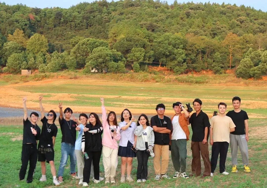 恋爱官宣！湖南学生自制恋综火出圈，网友：太上头……