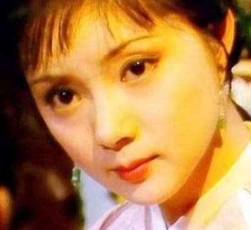 红楼梦薛蟠和薛宝钗之间的关系怎么样？薛姨妈在担心什么
