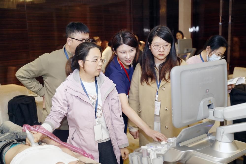 超声医生的工作就是拿探头照几下？这个培训班在沪举行，超声医生亮“十八般武艺”