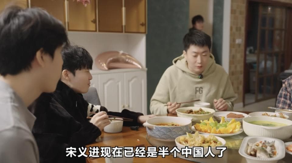 泽元探班iG：豪华设施引惊叹，TheShy意外表态支持换线