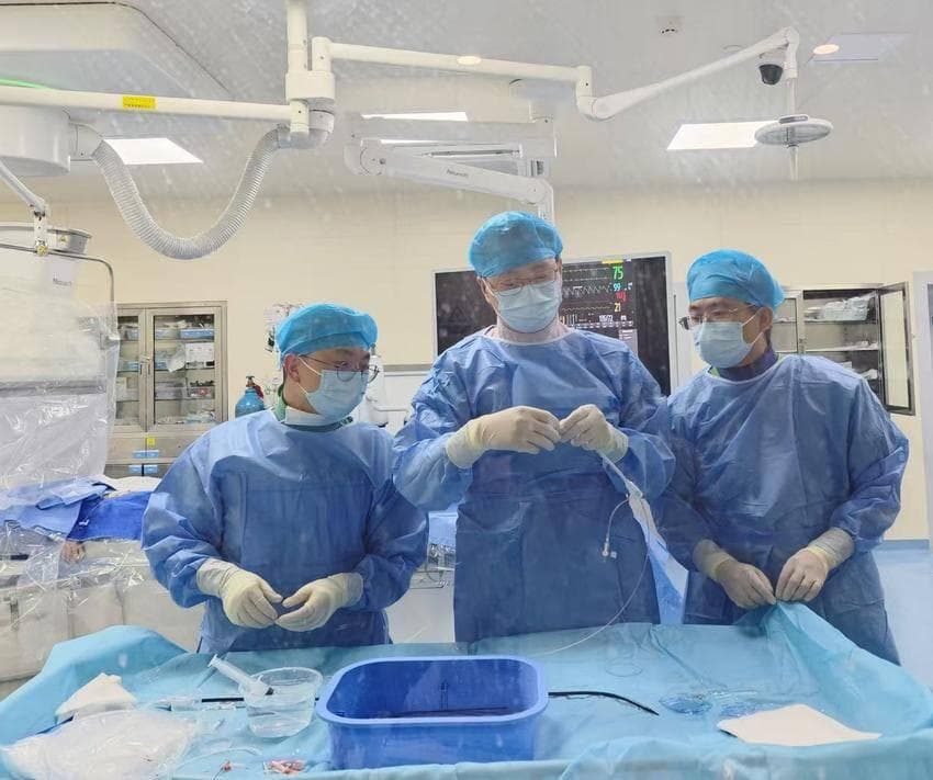 孝感市首例生物可降解房间隔缺损封堵术圆满成功