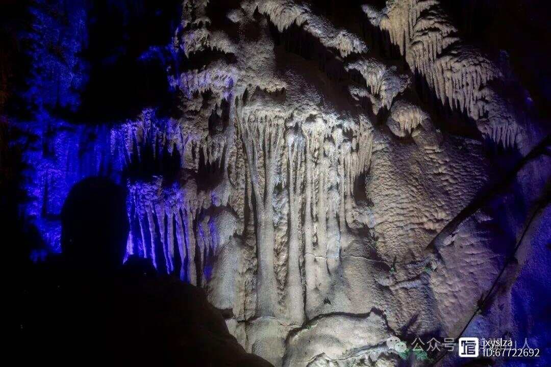 神秘的巴马水晶宫