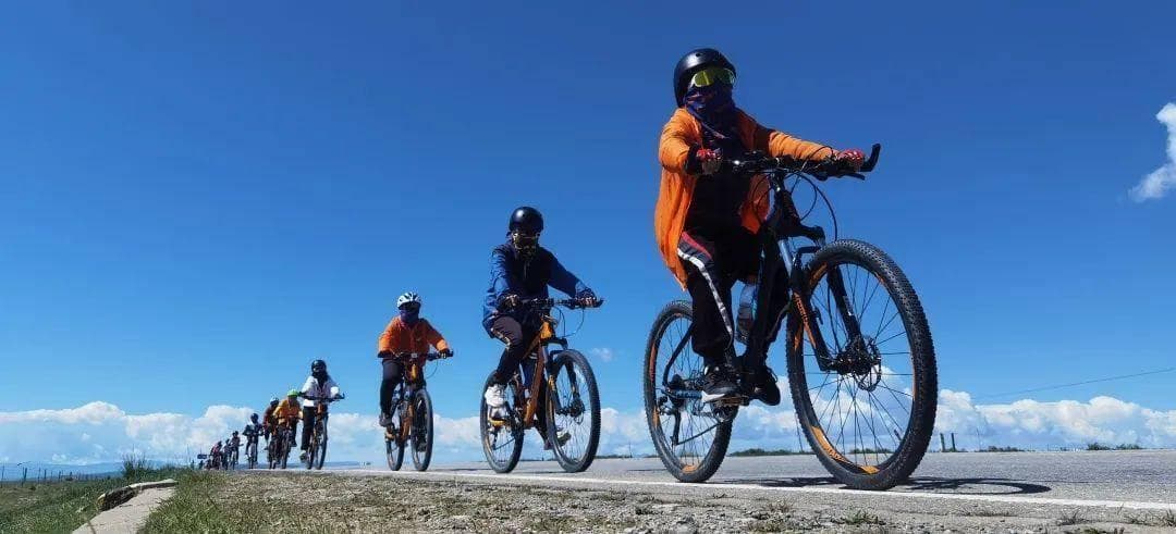 海拔3200米，全程360公里，青海湖环湖骑行，总要挑战一次吧？