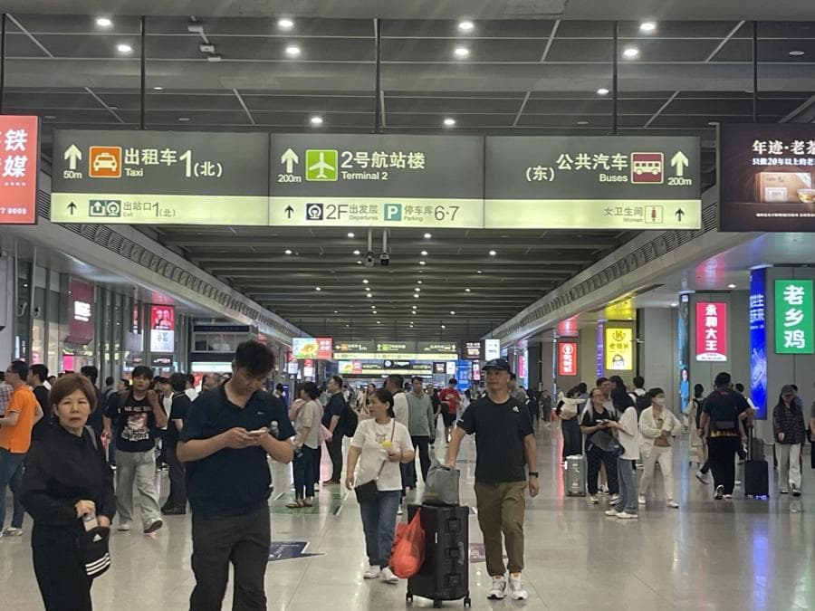上海虹桥火车站、虹桥机场、浦东机场的网约车指引清楚吗？记者探访