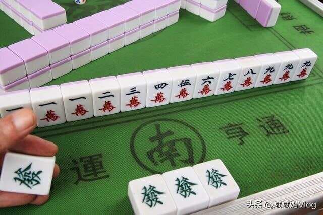 麻将高手进阶指南：猜牌与防猜牌的实战要领
