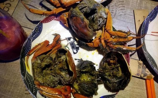 大闸蟹蟹膏变黑了，那还能吃吗？
