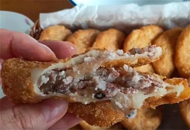 东北油炸糕制作全攻略：掌握2个关键点，轻松做出外酥里糯的美味