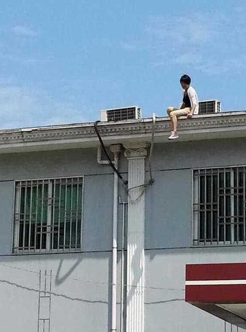 梦见看到别人跳楼的深层含义