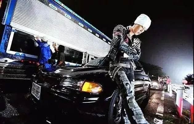 AE86 vs EVO：从《头文字D》到现实，揭秘这场跨越20年的经典对决