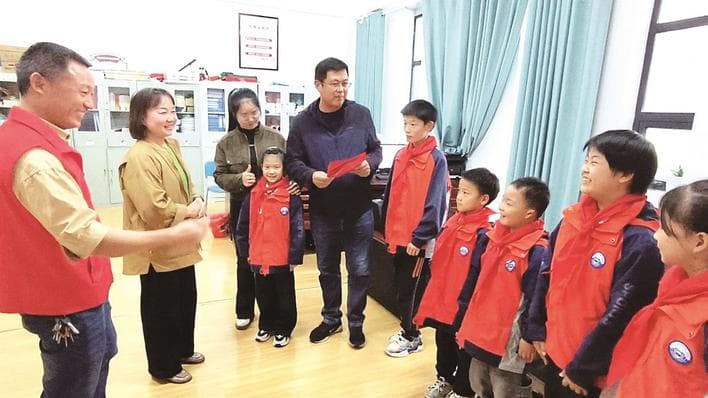 孝感6名小学生捡到钱包及时上交