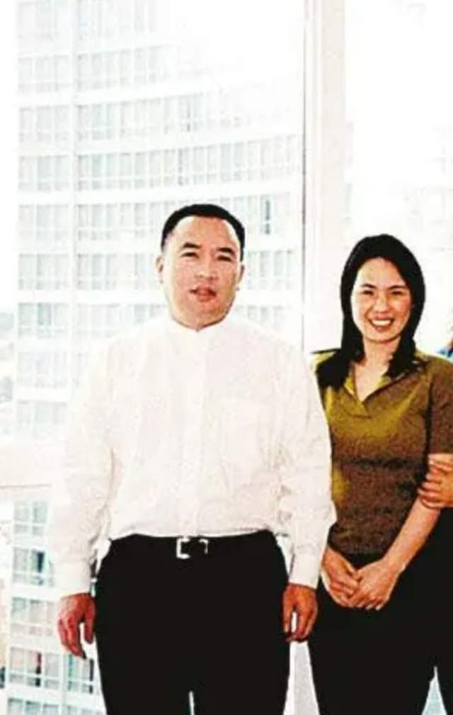 赖昌星入狱后，曾随他一起逃亡的妻儿，如今过得怎么样？