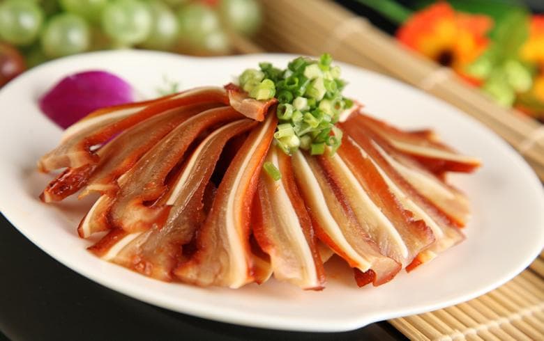 十大常见熟食肉类：从烤鸭到熏兔，每一种都有独特风味
