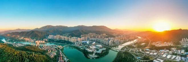 持续深化三明医改，构建全民健康保障体系