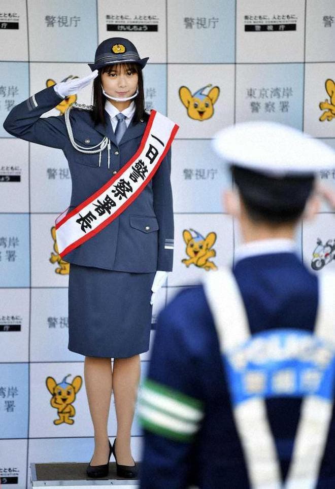 在日本当警察工资是多少？