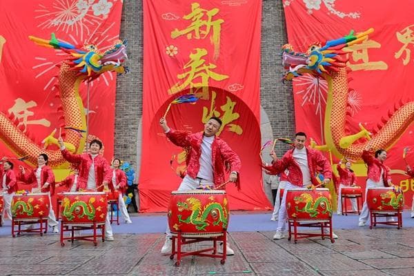 多样的过年方式 共同的美好期许