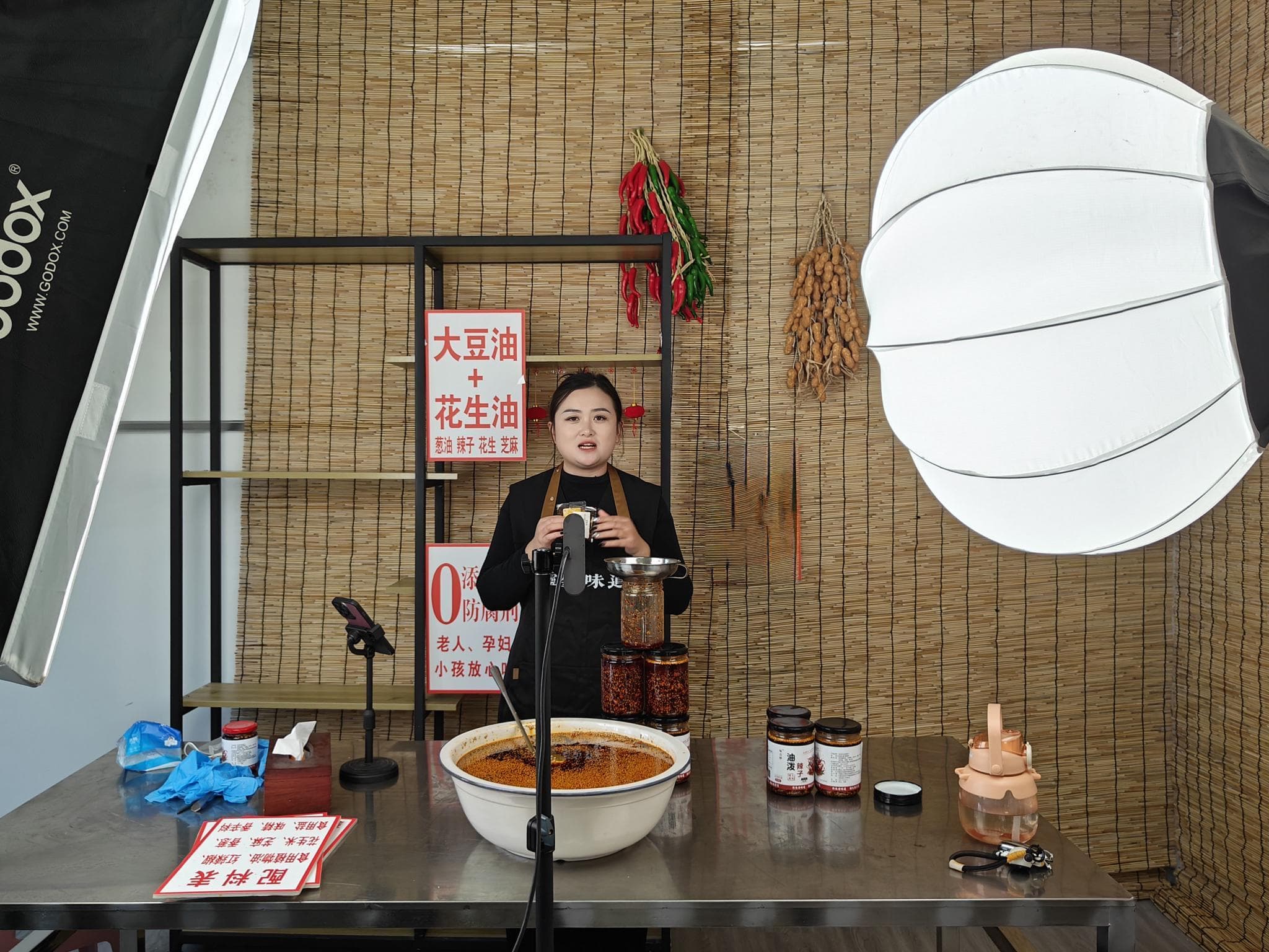 灵璧县特色产品搭“电商快车”卖向全国