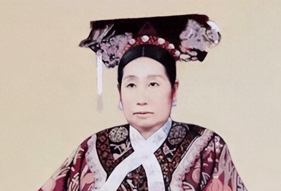 慈禧太后，为何能稳固掌权47年？这3张王牌在手，谁敢夺权