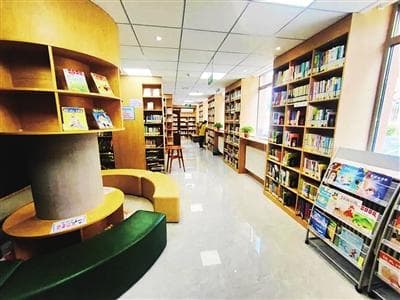 24小时图书馆点亮居民“阅读之光”