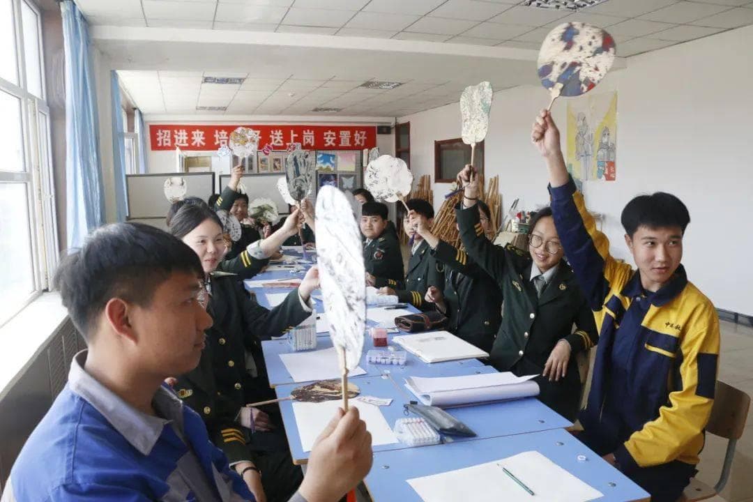 以漆为笔，以水为墨——非遗漆扇进校园