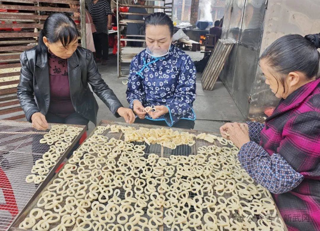 特色小吃“泥嘎子”：味蕾上的乡愁与文化传承