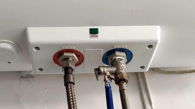 正确安装使用安全阀和漏电保护器，避免热水器爆炸风险