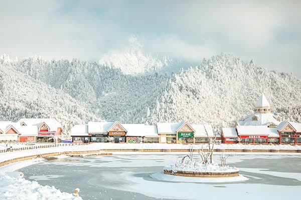 从“冰雪”到“研学”，西岭雪山打造文旅融合新典范