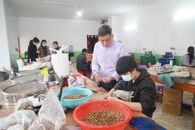 残疾人创业典型｜覃克明：身残志坚，做农民致富的“领跑人”
