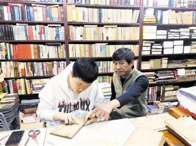 天津古籍修复师赵春山：让古书重生 助文化传承