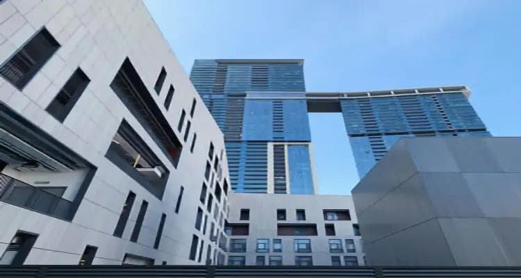 深圳平安金融中心：城市天际线上的璀璨明珠