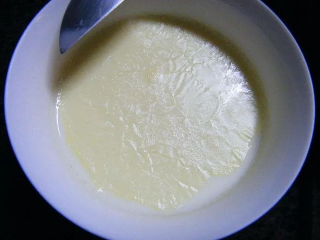 牛奶表面的奶皮到底是什么？