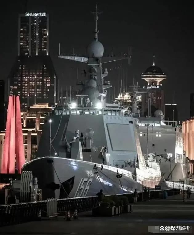 海上霸主——052C/D型导弹驱逐舰,宙斯盾