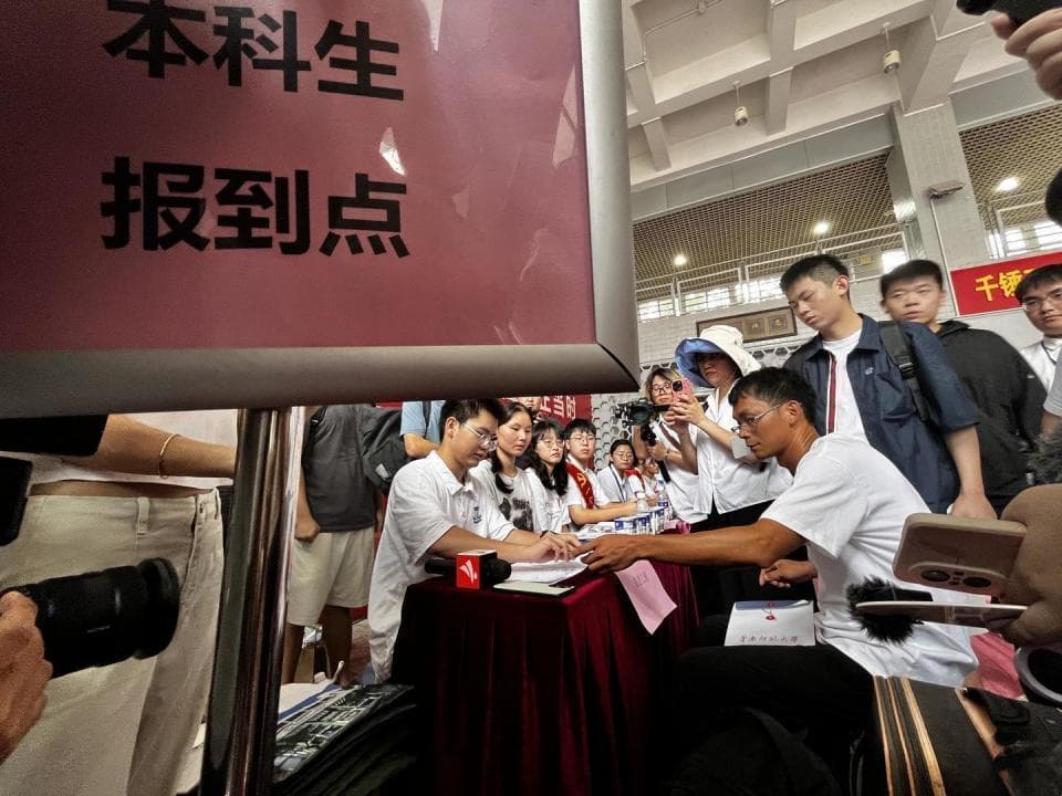 35岁的大一新生唐尚珺：我的人生不是悲剧，不是喜剧，是连续剧