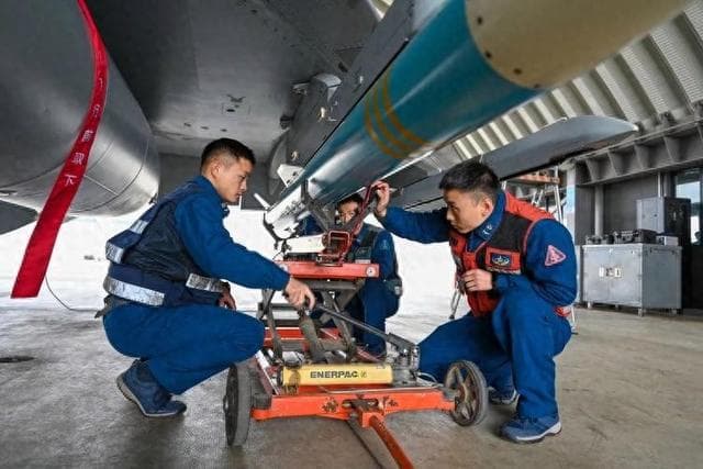 空军的地勤和后勤，作为两类保障性兵种，究竟有何大不同？