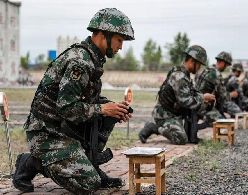 士兵只携带120发子弹，半分钟就能打光，为什么不多带些？