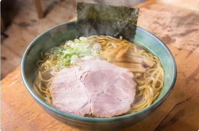 物价涨太快拉面太贵吃不起？日本人含泪吃「没料拉面」过日子