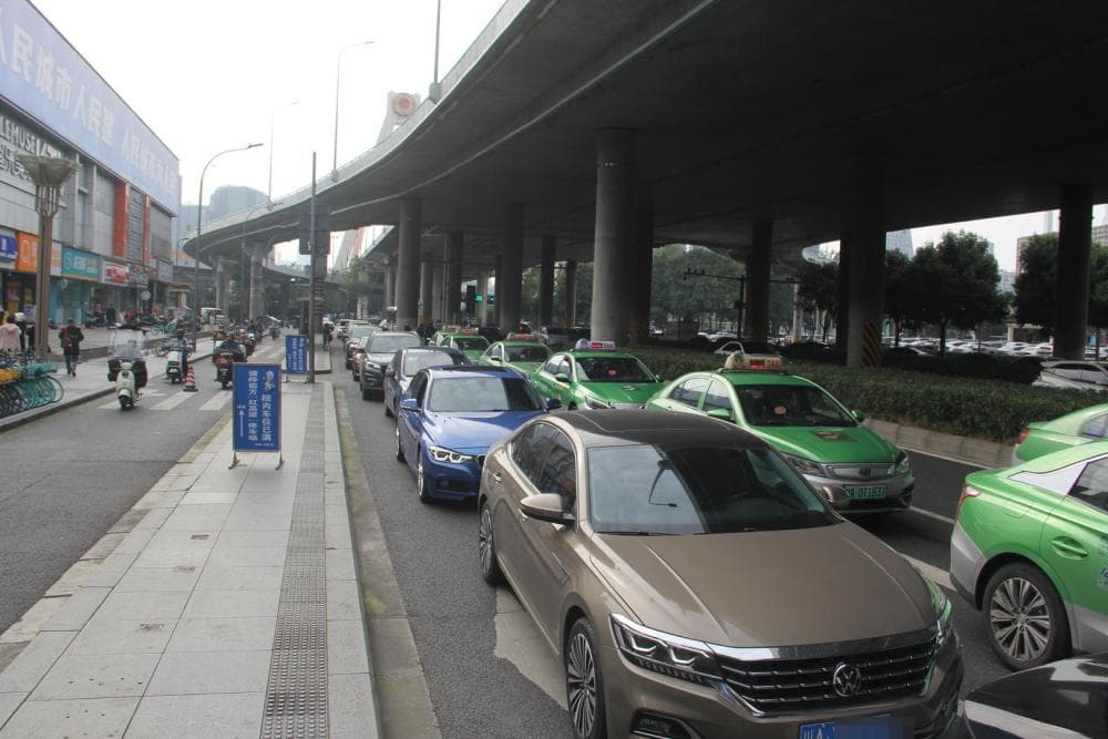 差异化收费，能解决“医院停车难”吗？
