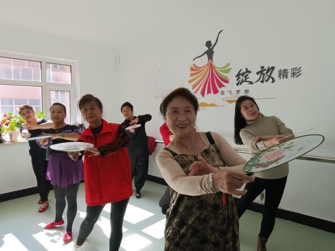 前进区港湾街道：多彩志愿服务活动 点亮老年幸福生活