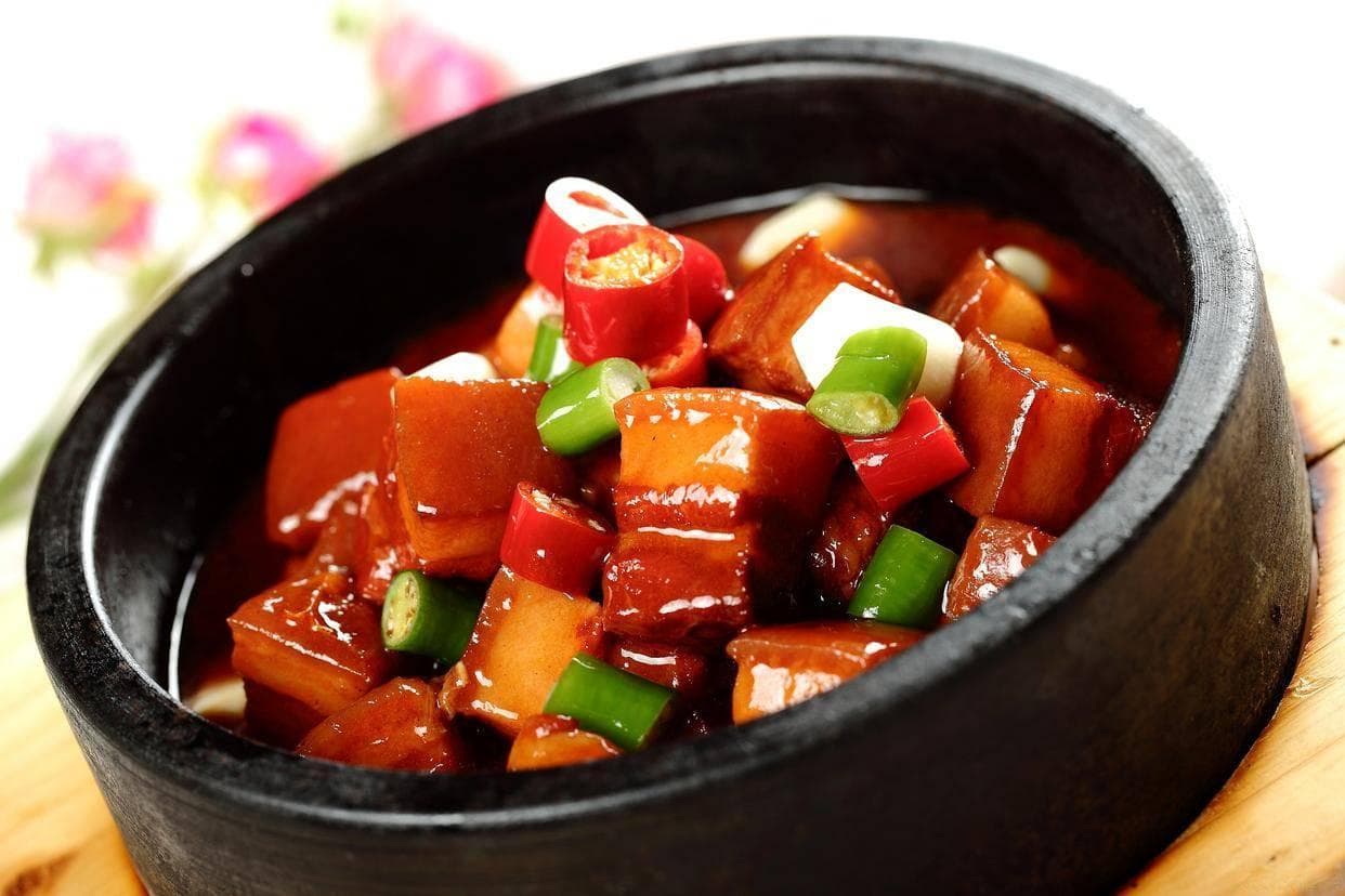 红烧肉你真的会做吗？很多人第一步就错了，大厨教你正宗做法，香