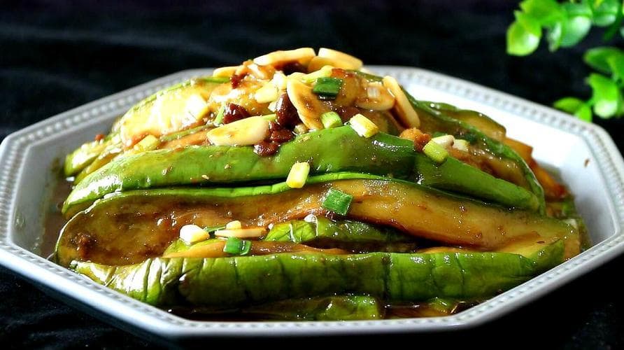 青茄子家常做法大全：从基本处理到烹饪技巧